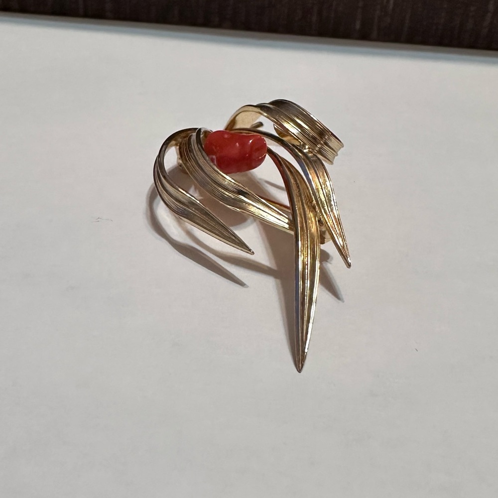 VTG Grosse Dior 1968 Gold tone Signed Red Coral Filigree Brooch Germany - Picture 9 of 13